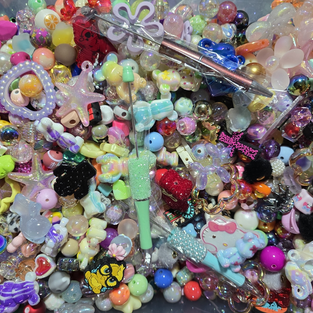 Small Acrylic Bead Charm And Pendant Scoop Mix